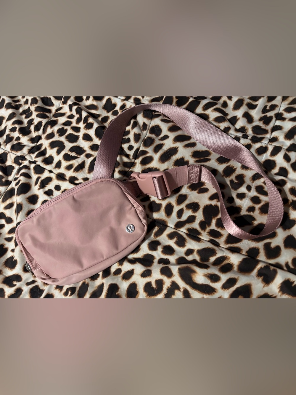 ✨Lululemon Rose Gold Fanny Pack✨